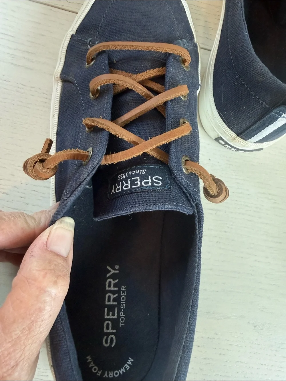 Sperry women’s navy